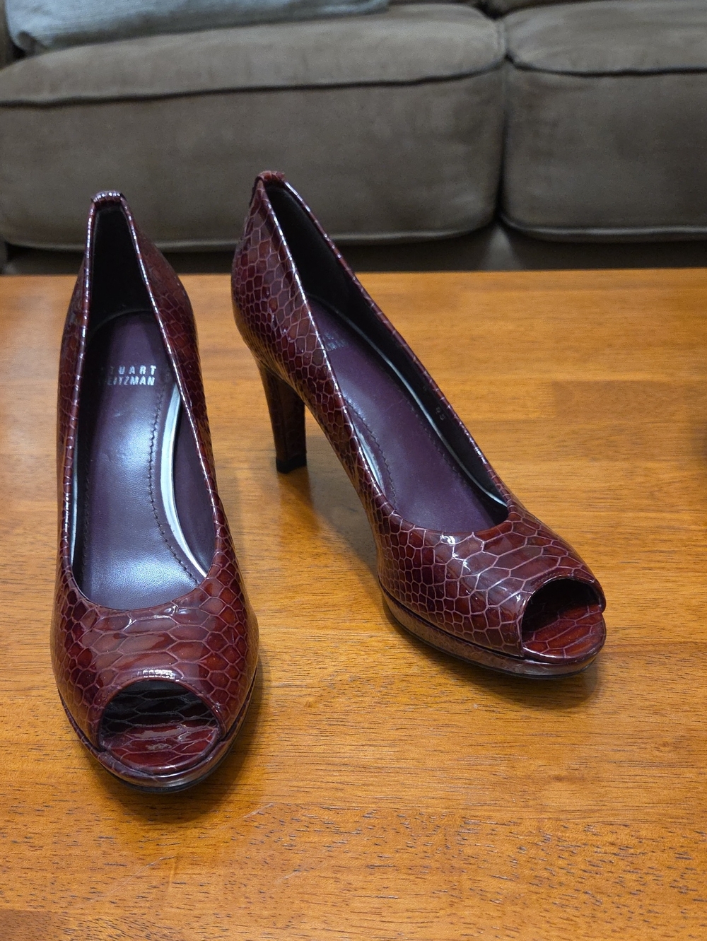Stuart Weitzman Wine Red Croc-Embossed Peep-Toe Pumps Size 9